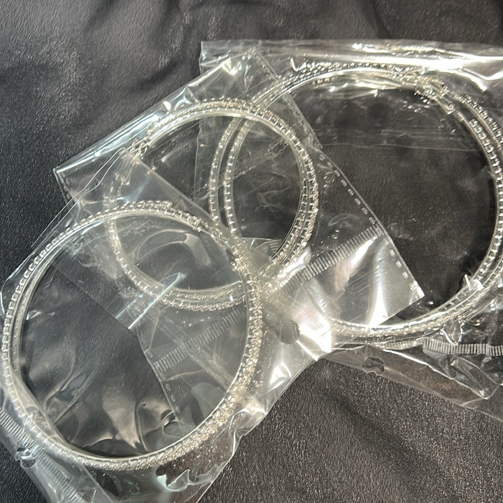 Elegant faux diamond Hoop Earrings - Picture 10 of 10